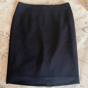 Banana Republic Dark Blue Pinstripe Pencil Skirt Size 2